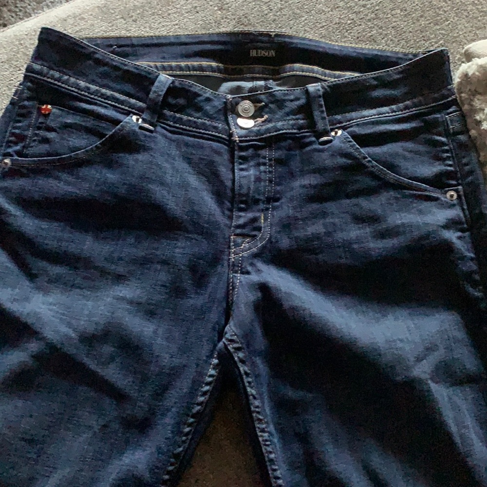 Hudson dark wash Malibu Cap Cuffed Capri pant size 31 gently worn